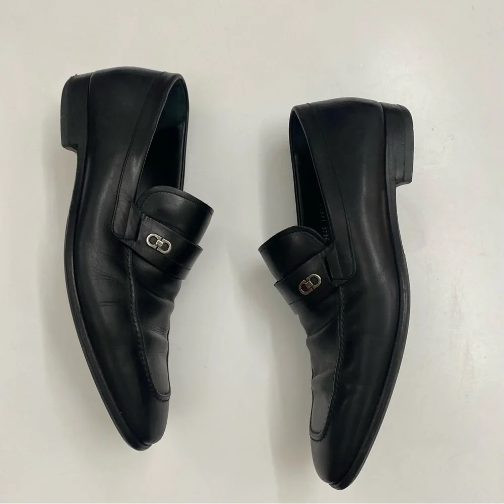 Salvatore Ferragamo || Paros Dress Slip On Loafer Logo Black Silver 9 EE Wide‎